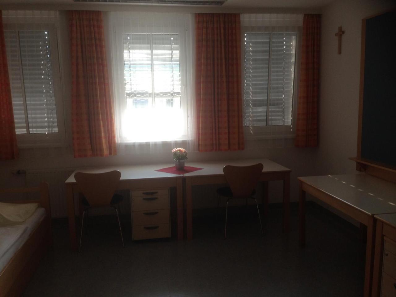 Hostel Obertrum ภายนอก รูปภาพ